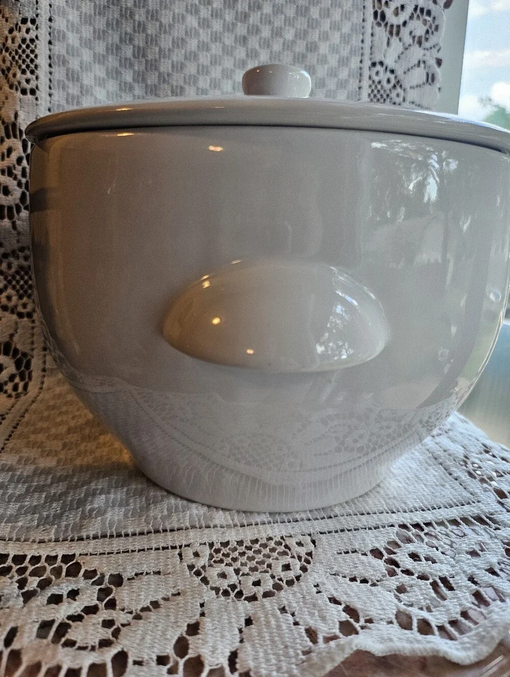 Pottery Barn Great White Soup Taureen